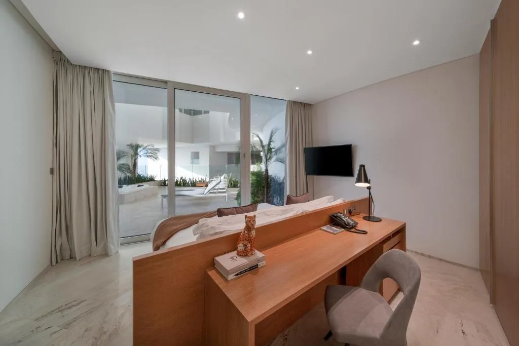SUITE WITH JACUZZI Room, Five Jumeirah Village, Dubai