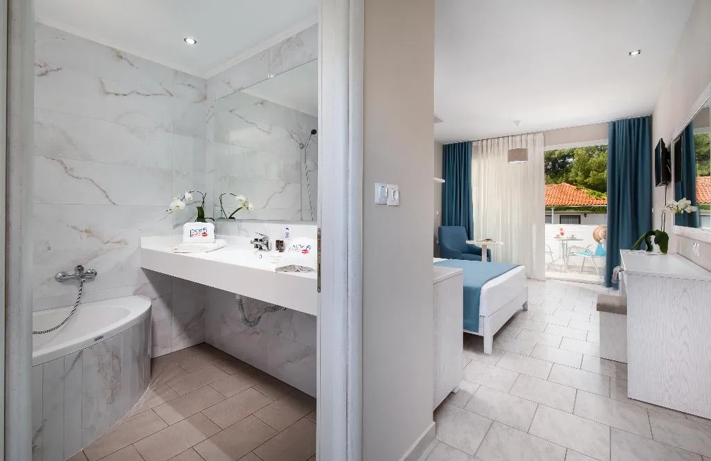 DOUBLE SUPERIOR Room, Porfi Beach, Halkidiki