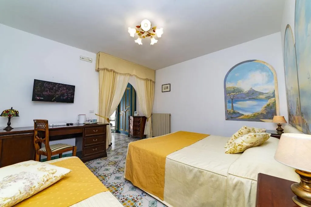 Room, Casa Teresa, Naples