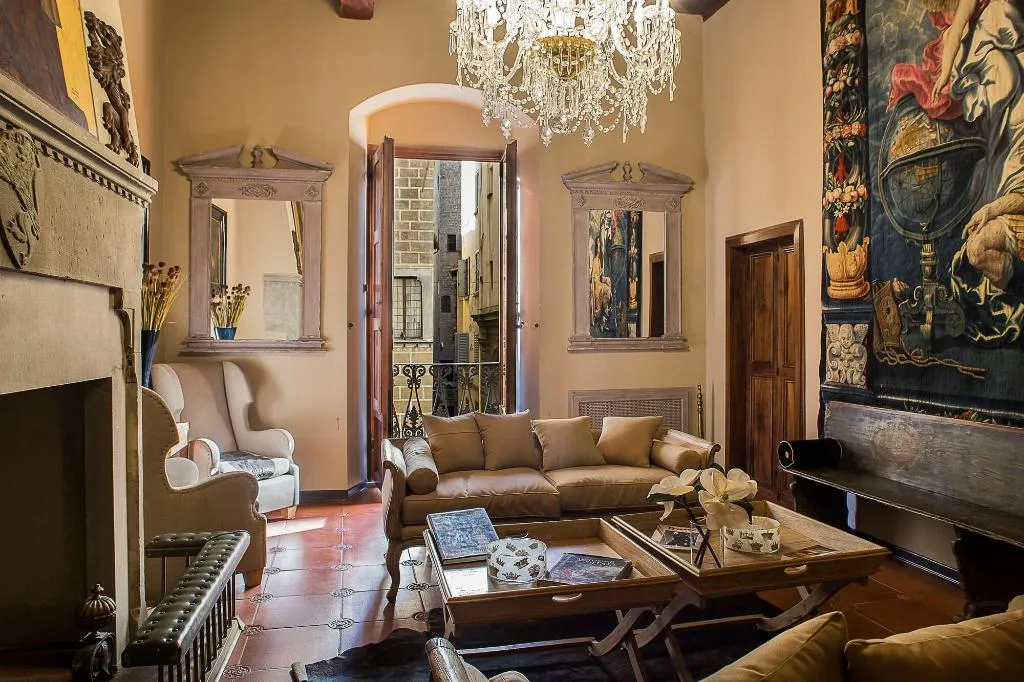 Lobby, Palazzo Gallery, Florence
