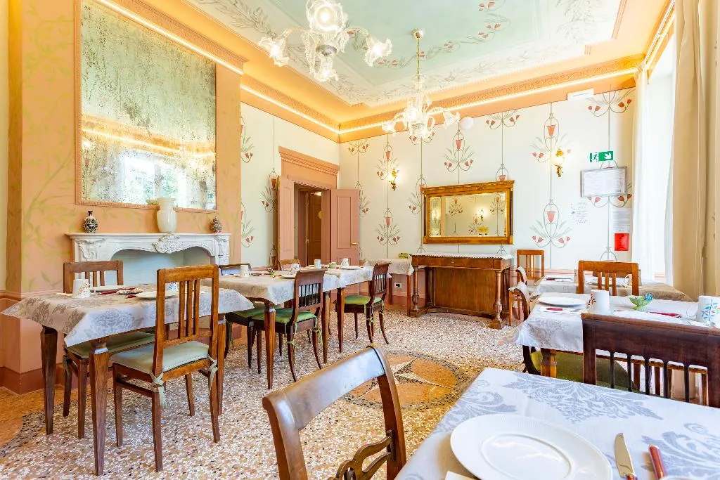 Lobby, Villa Tortorelli, Florence