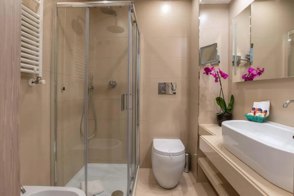 Double or Twin DELUXE Room, Genova, Rome