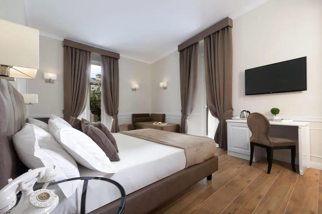 General view, La Fontanina Suites, Naples