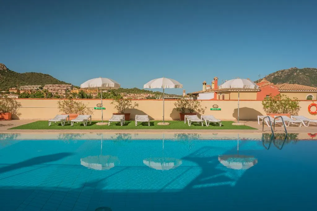 Pool, Residence Le Fontane, Cagliari