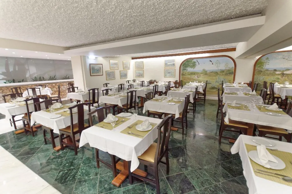 Restaurant, Carvoeiro Garden Hotel, Algarve
