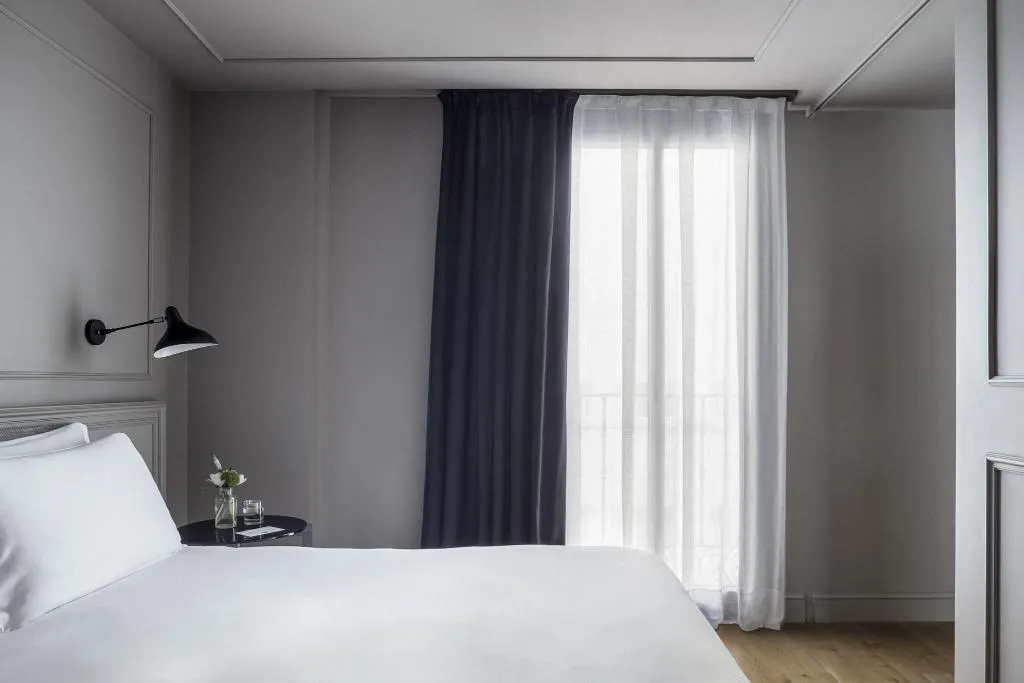 STUDIO QUEEN SIZE BED Room, Totem Madrid, Madrid
