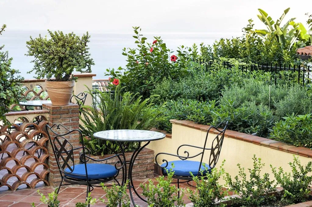 Terrace, Sirius, Taormina