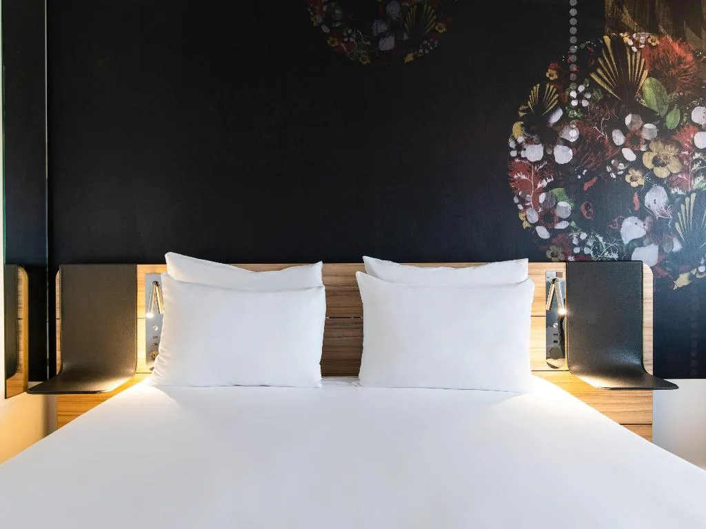 Room, Novotel Amsterdam City, Amsterdam