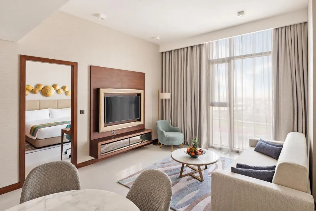 SUITE CITY VIEW KING BED Room, Holiday Inn Dubai Al Maktoum, Dubai