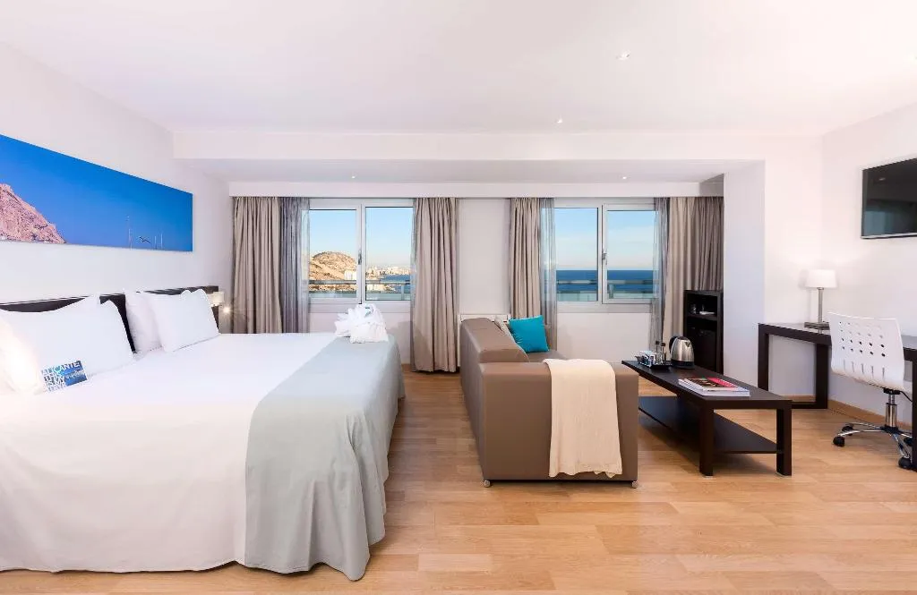Room, Hotel Alicante Gran Sol Affiliated by Melia, Costa Blanca