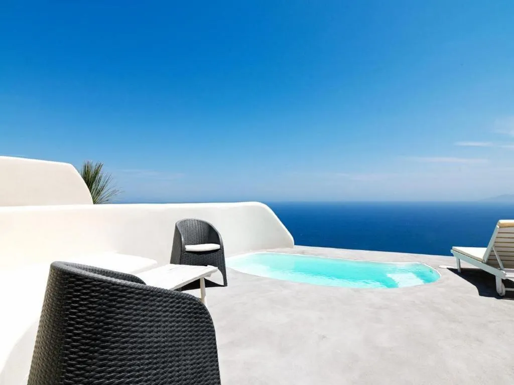 VILLA TWO BEDROOMS WITH PRIVATE POOL Room, Dome Resort Santorin, Santorini