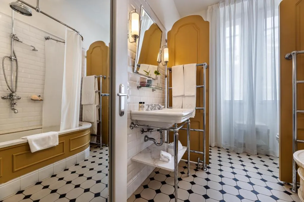 DOUBLE SUPERIOR Room, Vidago Palace, Porto