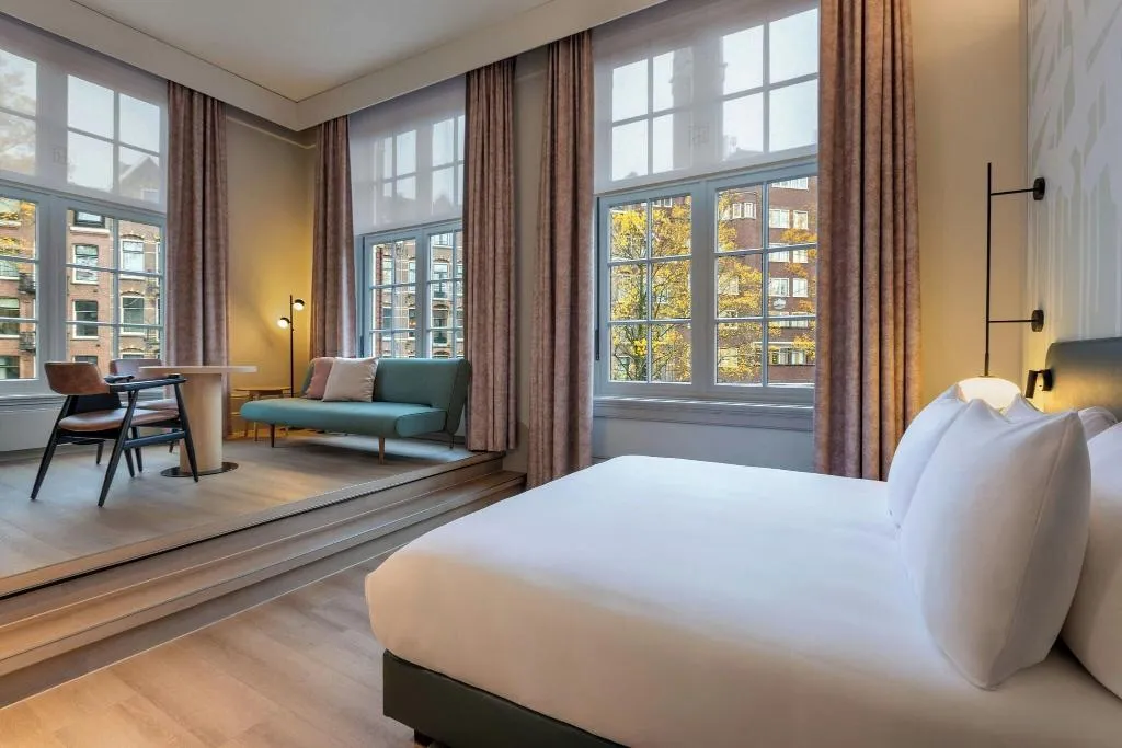 JUNIOR SUITE KING SIZE BED Room, College Hotel Amsterdam, Autograph Collection, Amsterdam