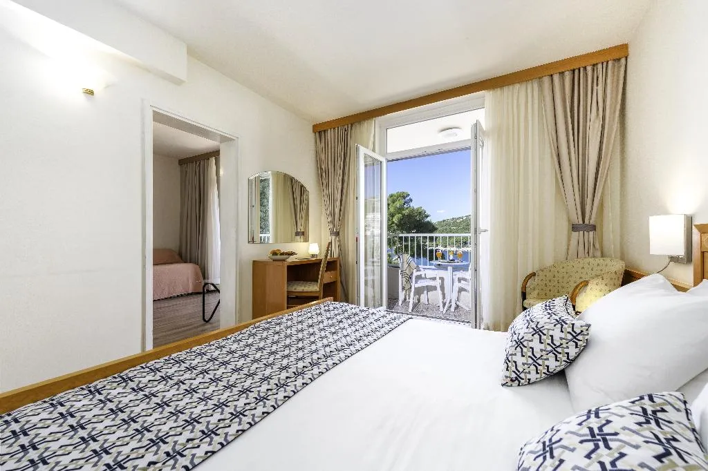 TRIPLE SEA VIEW WITH BALCONY Room, Splendid, Dubrovnik