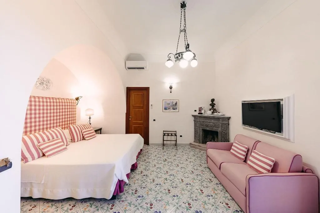 Double or Twin DELUXE SEA VIEW Room, Relais du Silence Villa Maria, Naples
