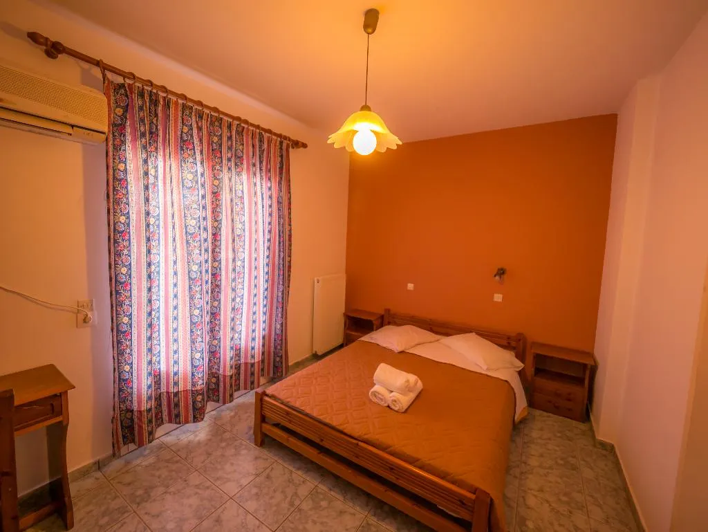 APARTMENT CAPACITY 5 Room, Harbour View, Kalamata