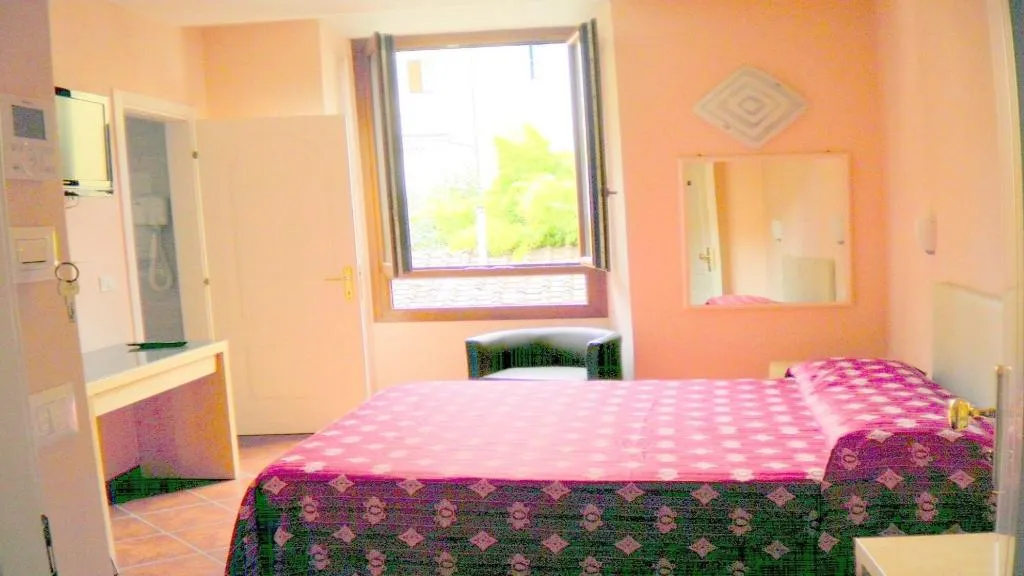 Room, Rita Major, Florence