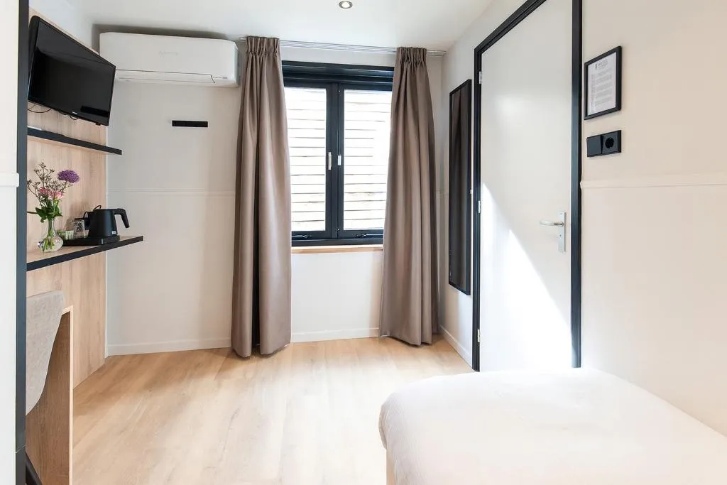 SINGLE SUPERIOR CITY VIEW Room, Hotel Van Gelder, Amsterdam