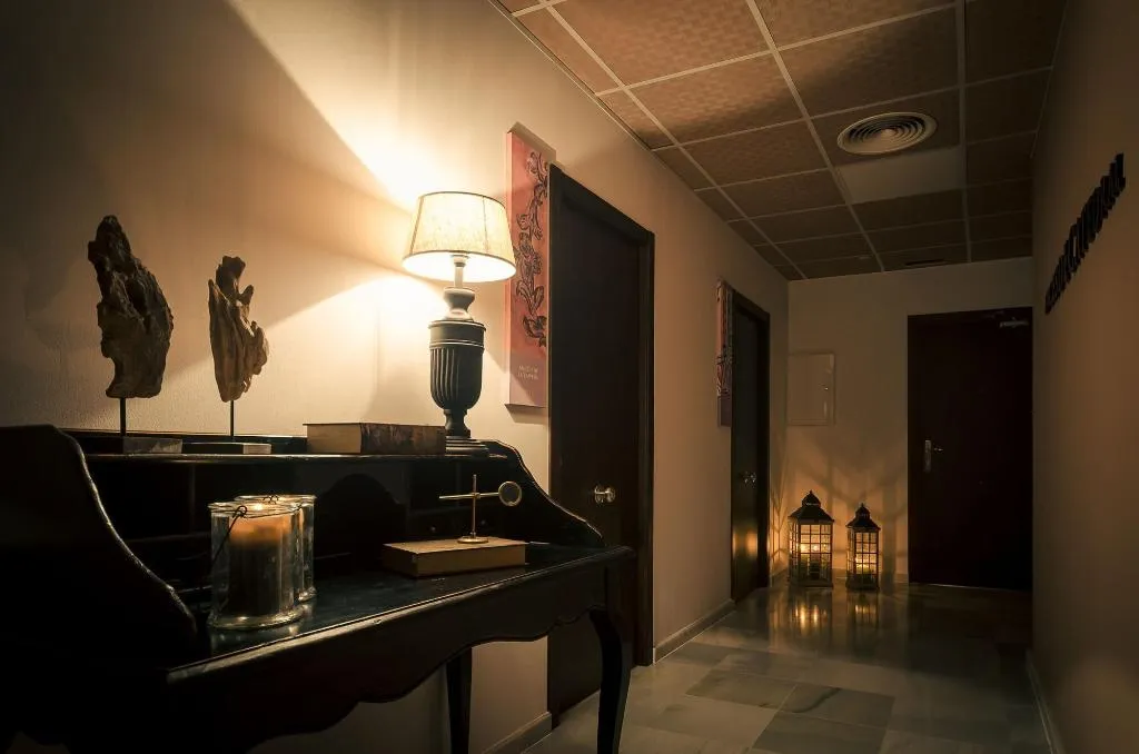 Lobby, Luces De Catedral, Costa Blanca