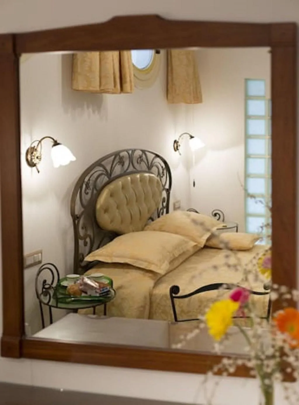 Room, La Sorgente Del Sole, Naples