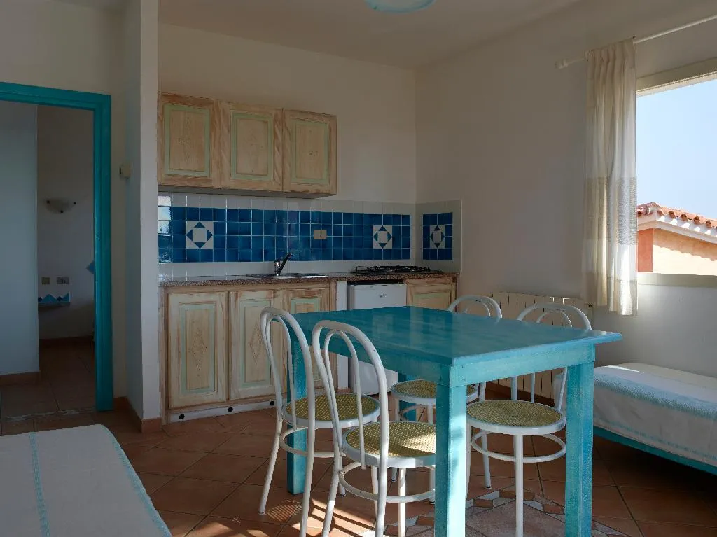 APARTMENT SEA VIEW CAPACITY 5 Room, Lu Nibareddu Aparthotel, Olbia