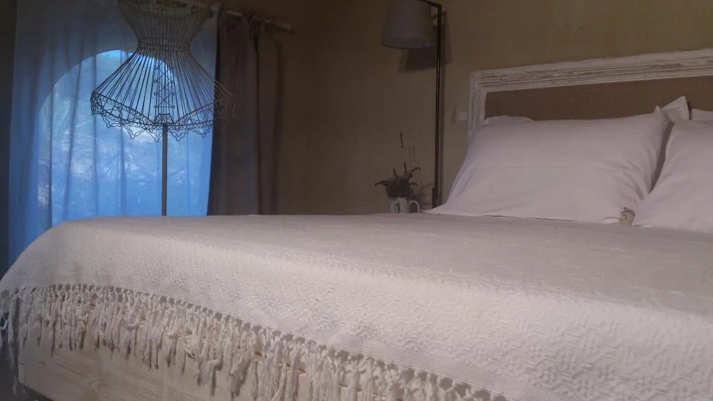 Room, Riserva Del Noce, Catania
