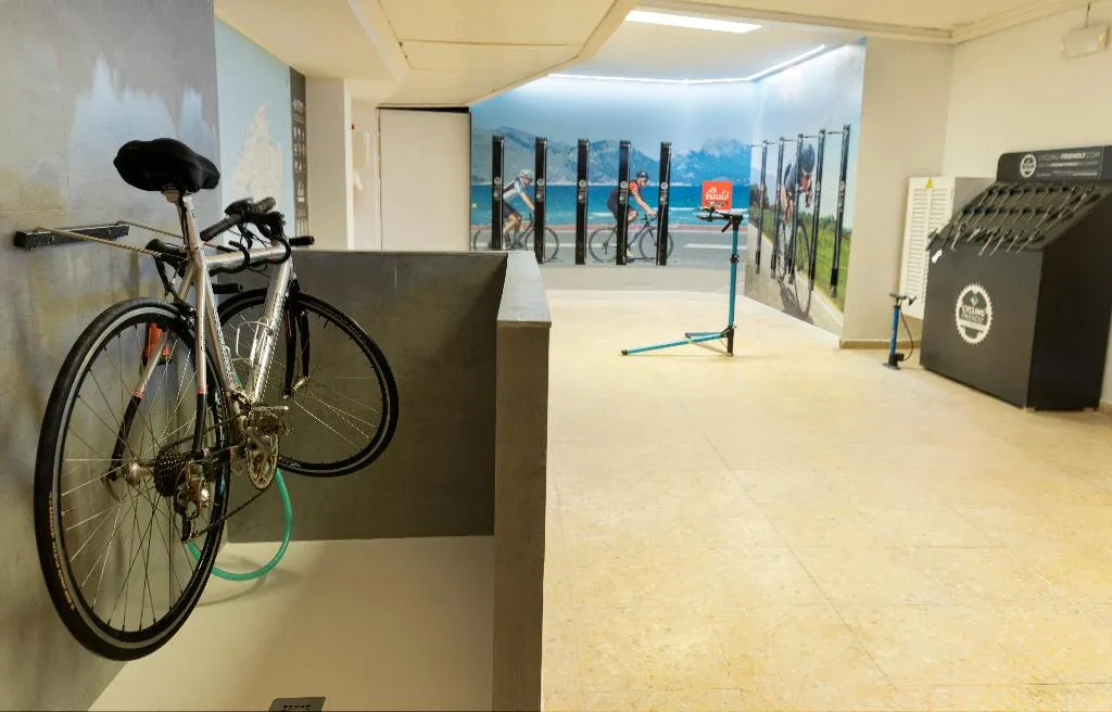 Sports and Entertainment, Es Baulo Petit Hotel, Majorca