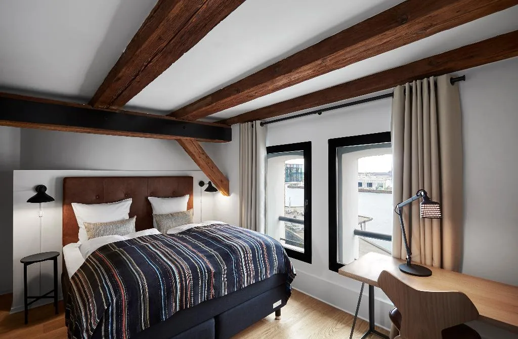 DOUBLE EXECUTIVE Room, 71 Nyhavn Hotel, Copenhagen
