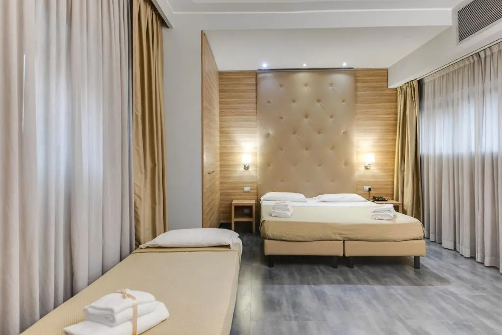 FAMILY ROOM CAPACITY 4 Room, Phi Hotel Garden Area Roma Eur, Rome