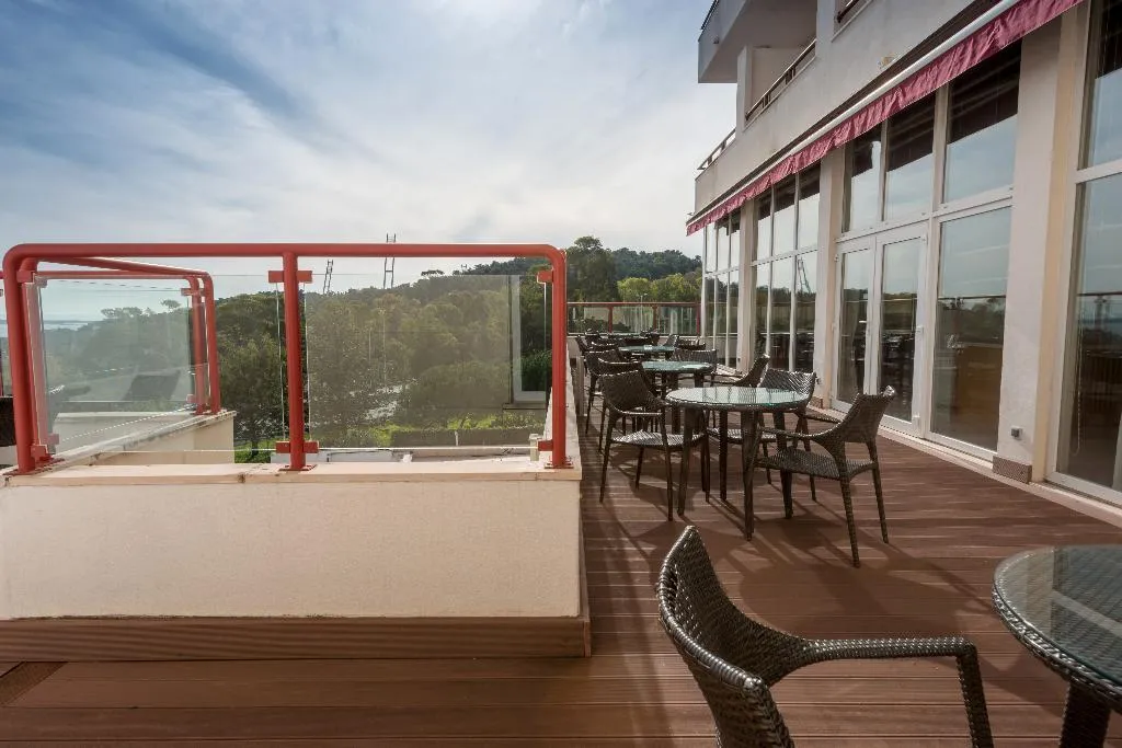 Terrace, Amazonia Jamor, Lisbon