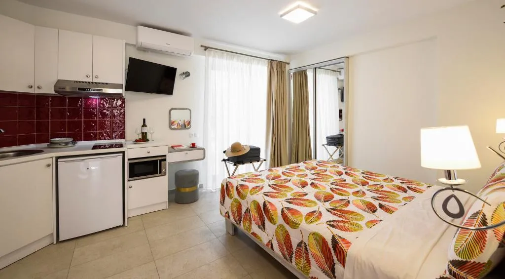 DOUBLE DELUXE SEA VIEW Room, Elpiniki Luxury Rooms, Thessaloniki