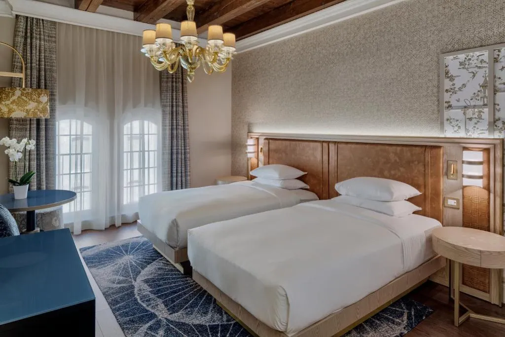 TWIN SUPERIOR Room, Hilton Molino Stucky Venice, Venice
