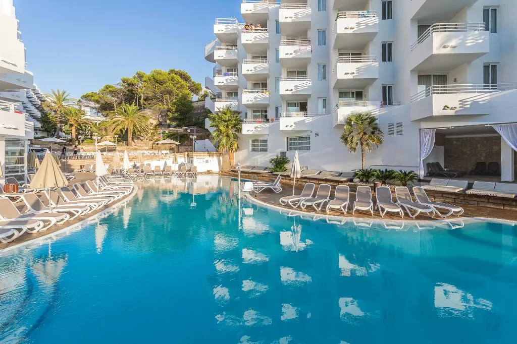 Pool, FERGUS Style Cala Blanca Suites, Majorca