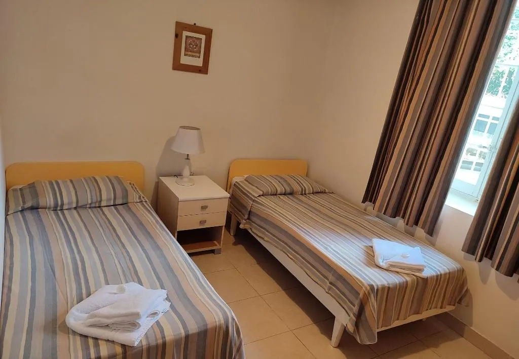 Room, Sprachcaffe International Aparthotel Pembroke, Malta