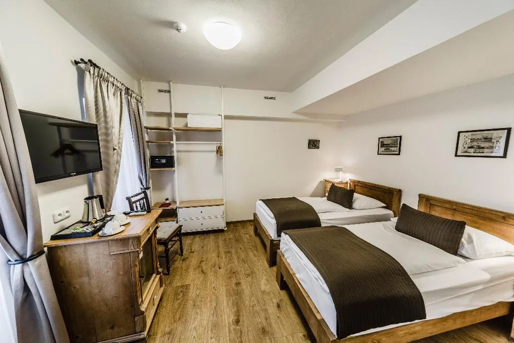 DOUBLE STANDARD Room, Archibald at the Charles Bridge, Prague