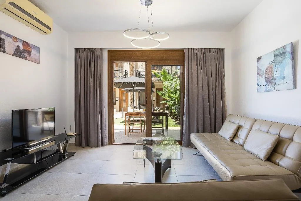 VILLA FOUR BEDROOMS Room, Pantheon Villas & Suites, Crete