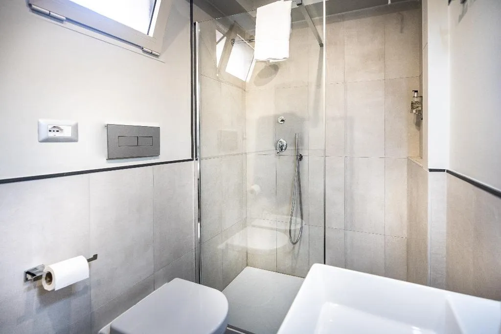 Double or Twin SUPERIOR Room, The Cross, Rome