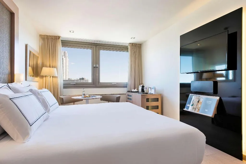 Double or Twin STANDARD Room, Melia Madrid Princesa, Madrid