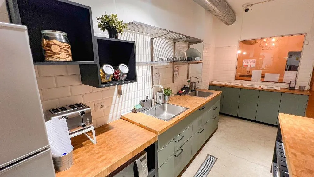 Room, Queen Hostel, Milan