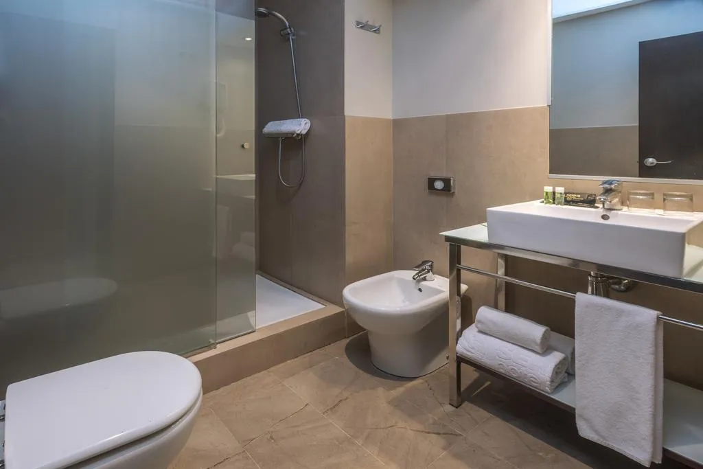 Room, Serhs del Port, Barcelona