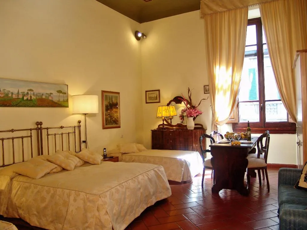 Room, Soggiorno  Panerai, Florence