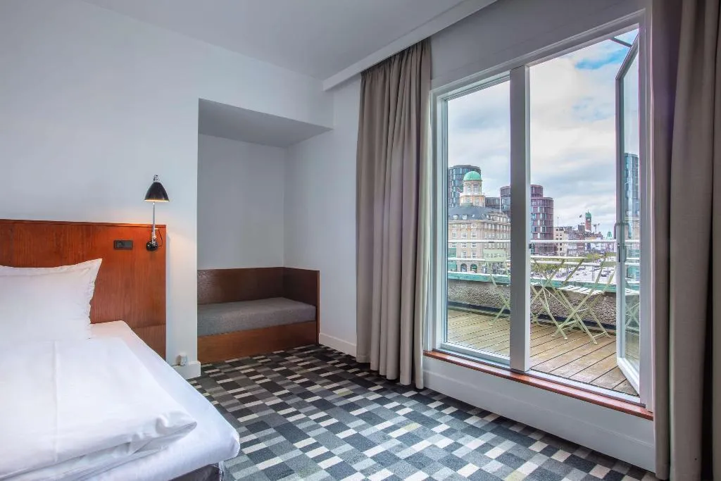DOUBLE SUPERIOR Room, Hotel Astoria BW Signature Collection, Copenhagen