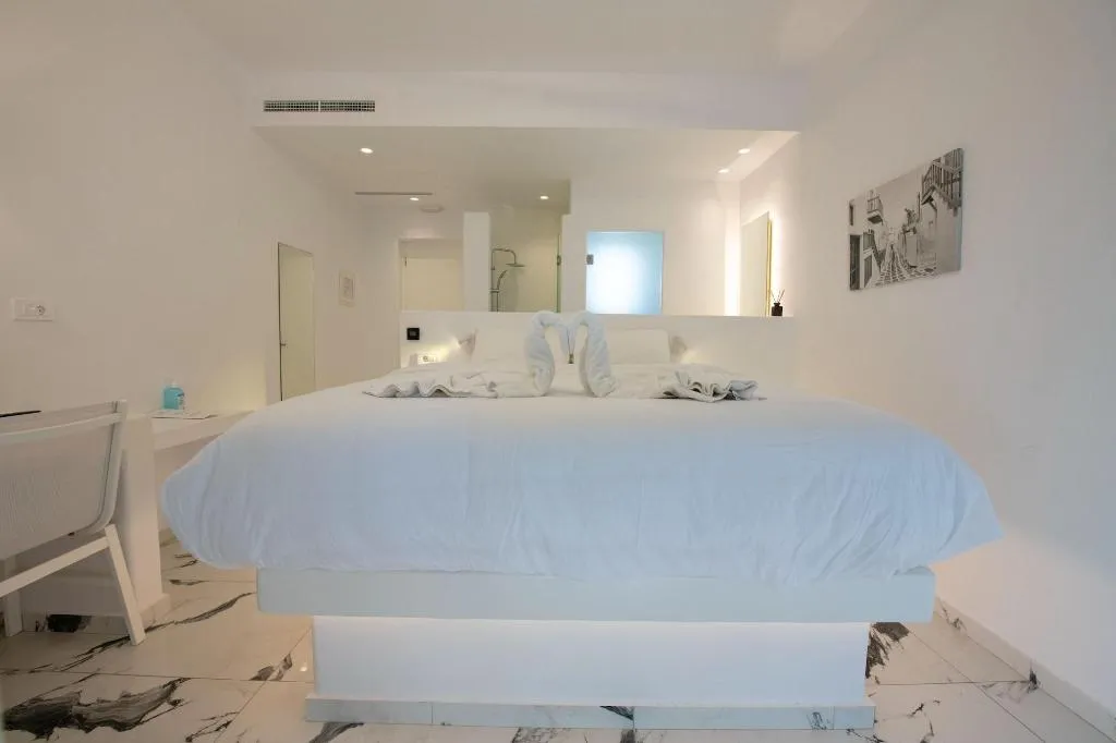 Room, Bianco A Nero, Mykonos