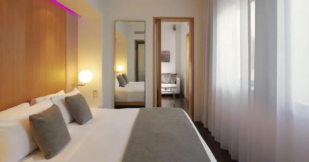 Room, ME Madrid Reina Victoria, Madrid