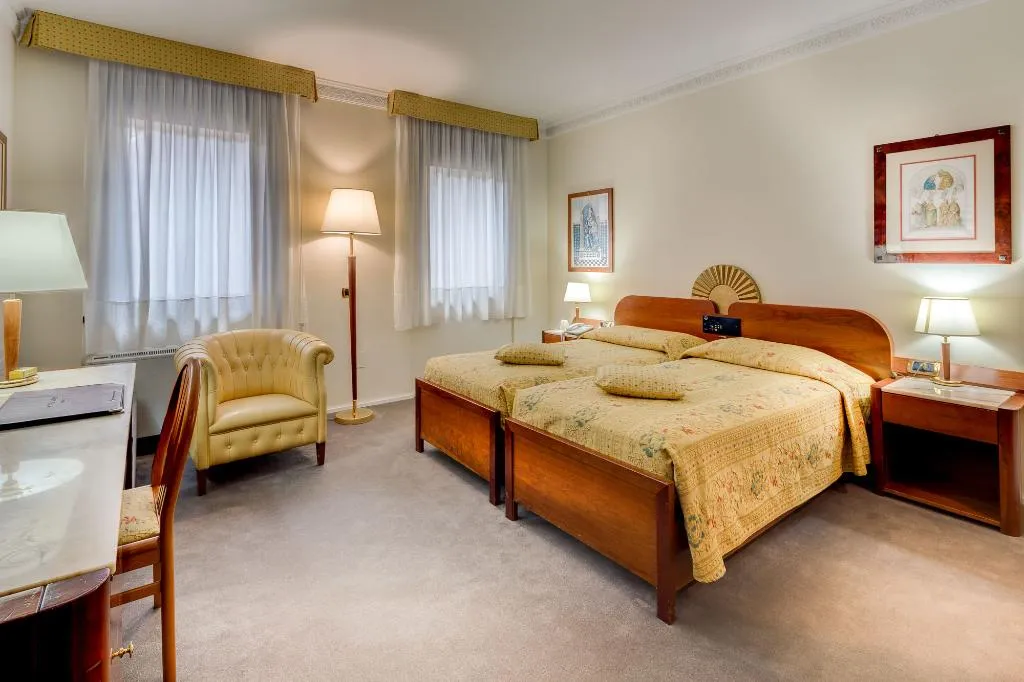 TWIN CLASSIC Room, Roma, Florence
