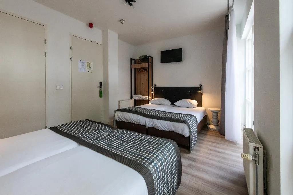 QUADRUPLE STANDARD Room, Acostar Hotel, Amsterdam