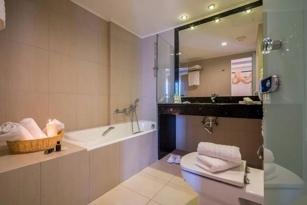 SUITE CAPACITY 4 Room, Zante Park Hotel, BW Premier Collection, Zante