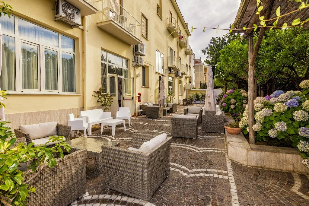 General view, Sisters' Hostel, Naples