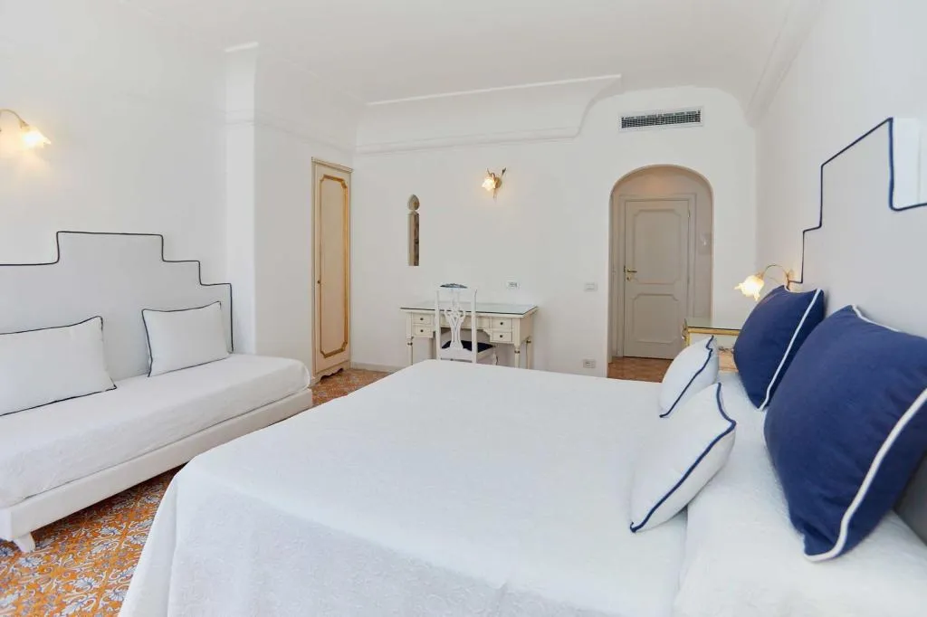 QUADRUPLE SEA VIEW WITH TERRACE Room, Hotel Conca D'Oro, Naples