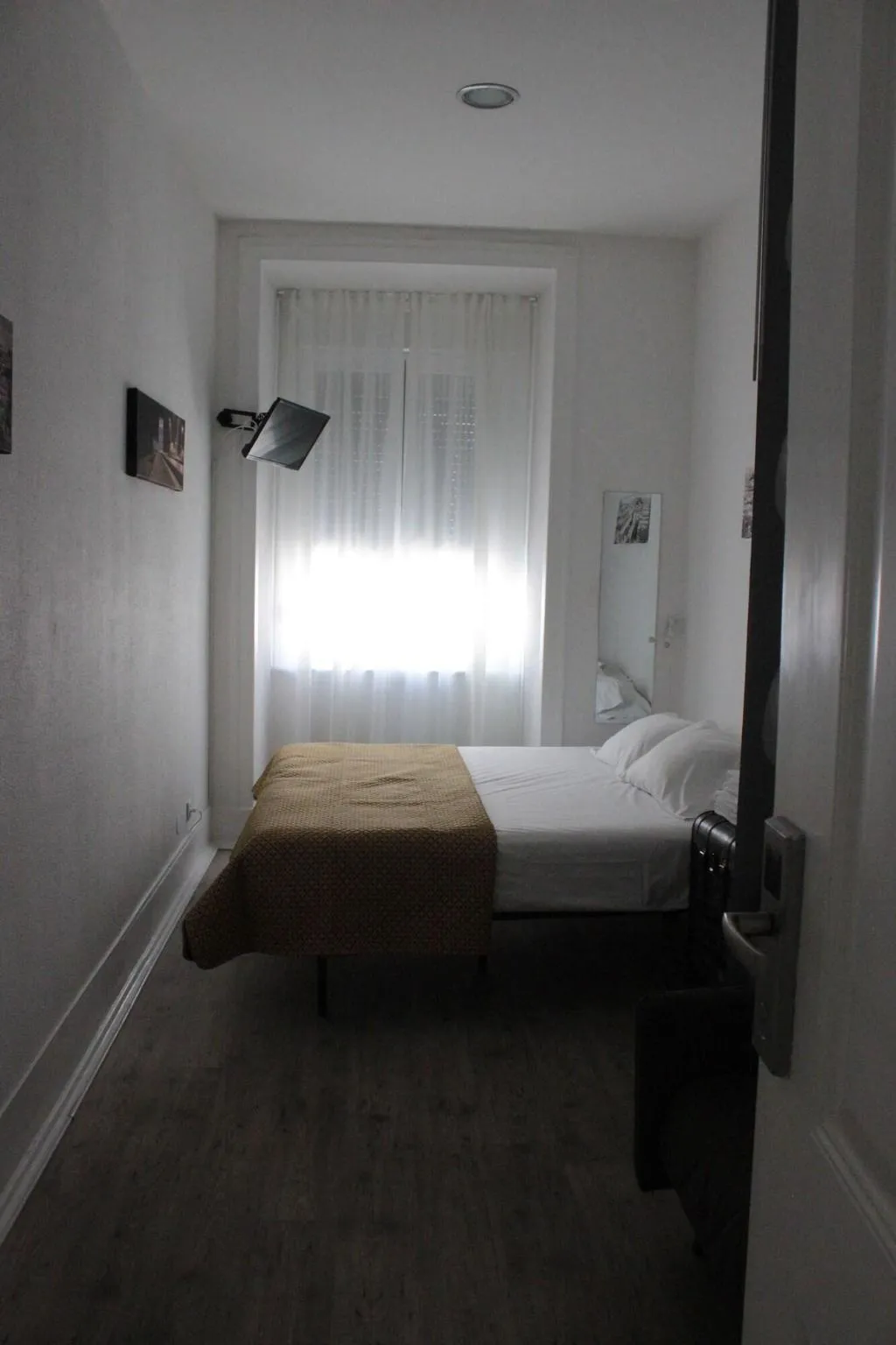 Room, Royal Prince Hostel, Lisbon